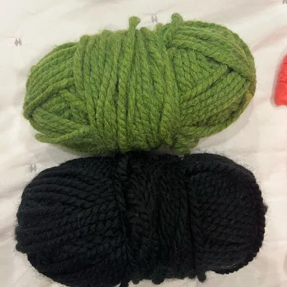 Bundles of yarn: select whatever you want and make an offer - Picture 2 of 8